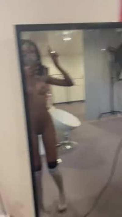 There’s a new girl in the community!