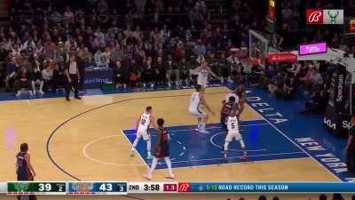 [Highlight] Quentin Grimes hits the crafty reverse layup as the shot clock expires