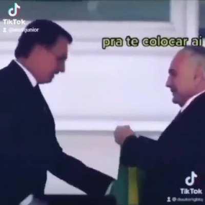 Enquanto isso, numa realidade alternativa...