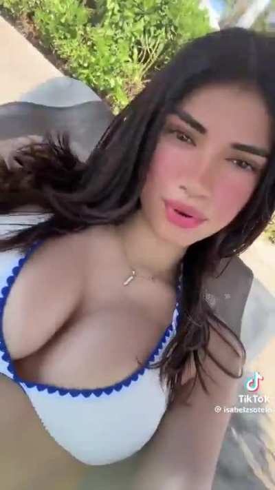 She looks so sexy(NEW)