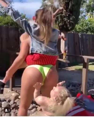 Ну раз сабу год то вот и вечеринка