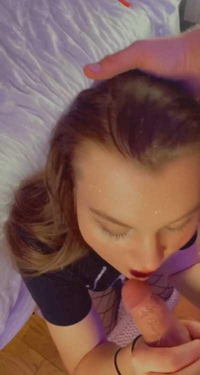 Little licks to tease daddy&rsquo;s cock 🥰😛