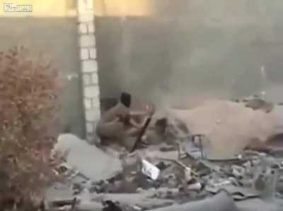 Iraqi insurgent mortar attack against US troops gone wrong