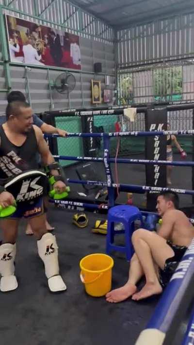 There is no time for relaxing when training with Kru Wang