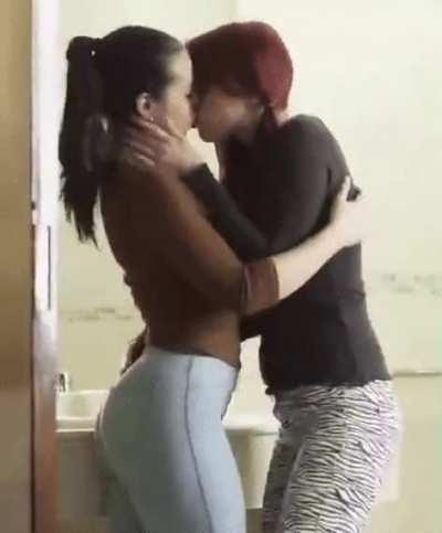 Intense Make Out Makes Pussy Wet