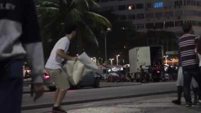 Da pra fazer sim no brazil, e melhor ainda no rio de janeiro