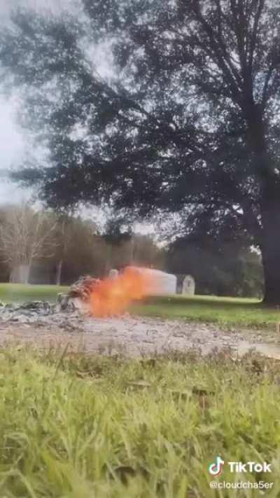 originally from cringeanarchy i miss that sub ;-;