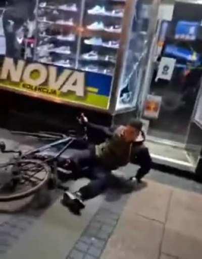 Hold my beer while I Naruto on my bike.