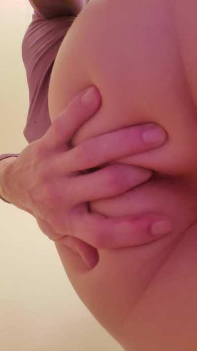 My pussy is so wet. Make sure your volume is up.😊😘