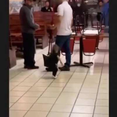 Удивил. Сгоняю домой по-бырому и надену свой костюм ниндзя...