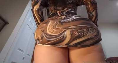 Am i Too thick for this dress ?