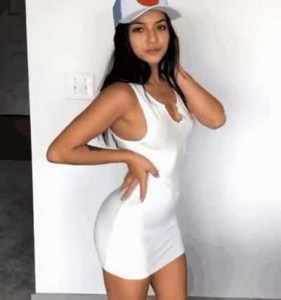 can't help but finger my pussy for Isabela Merced