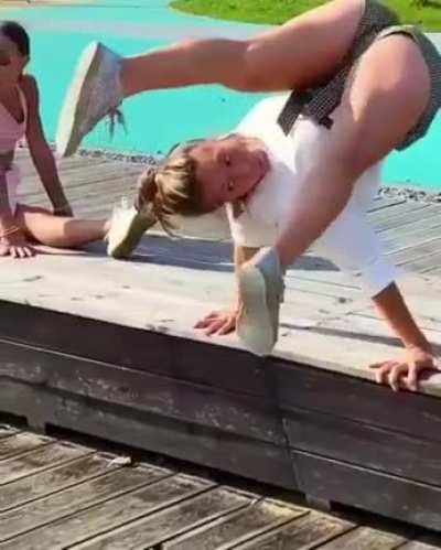 HMC while i try to do a handstand
