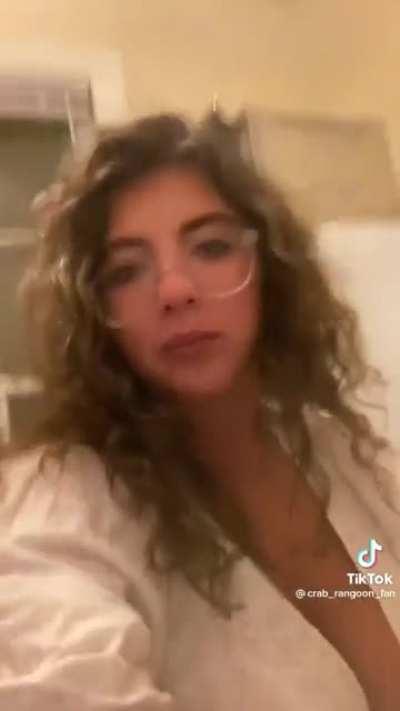 Opening Up ☺ [crab_rangoon_fan]