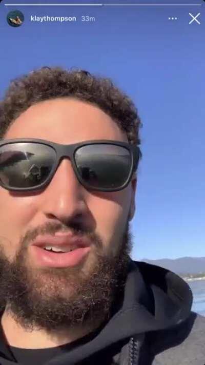 Klay “yaking” across The Bay to practice this morning