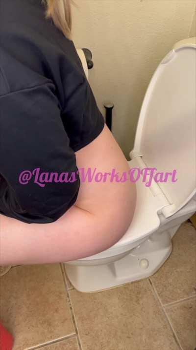 Would you like to replace my toilet? 🍑💨🚽