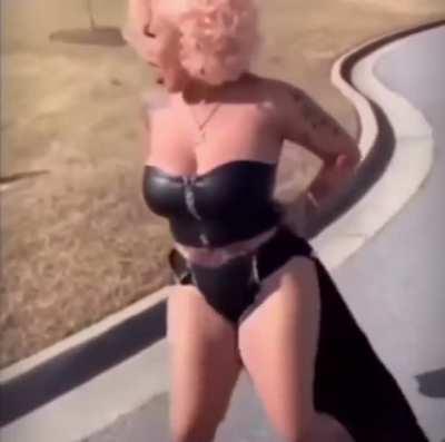 Me celebrating as Tits Fortune when Brand-aid™’s passive leaves me at one health only to be hit by a minion and die.