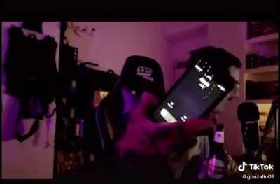 Enserio este es vuestro ídolo? 😔🤙