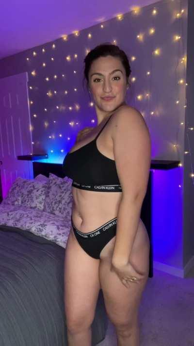 Bounce and get the hot boobies🔥🥵so hawwty