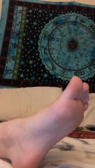 i love rubbing my feets together 🥰