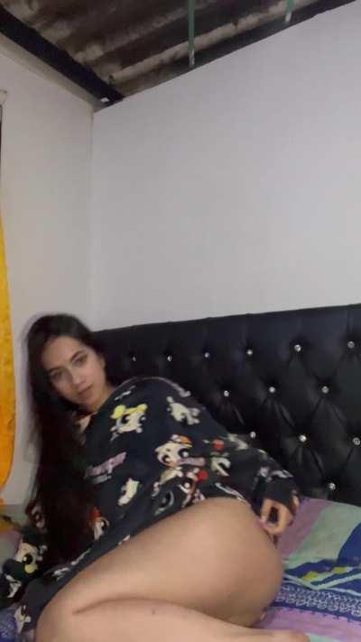 A latina babe who wants a hard cock so bad!