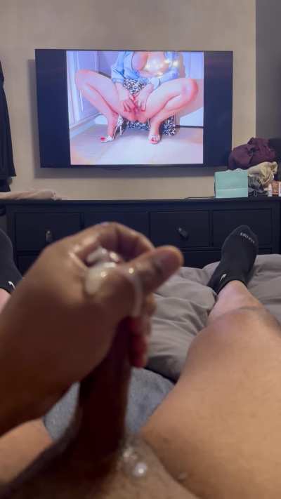 I love jerking off to cindy068 from Reddit go check her out she’s a temple