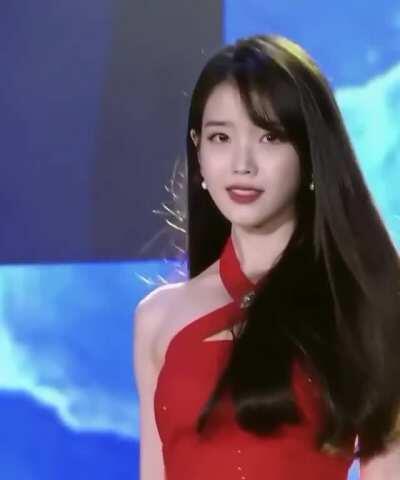 she’s just so beautiful i-🥺❤️