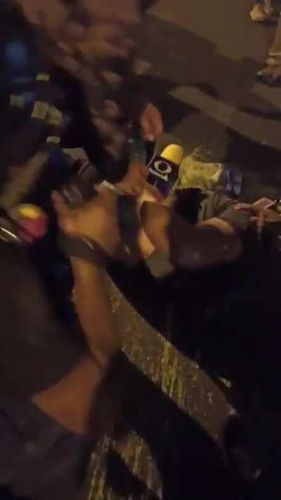 Reportero de Televisa herido en manifestaciones en Perú