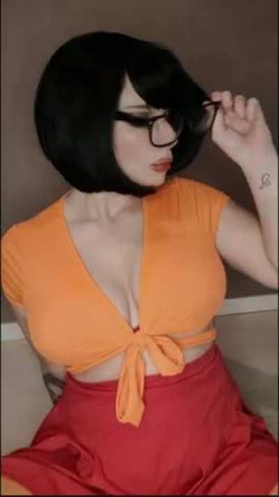 My Velma Cosplay kinda looks like a 