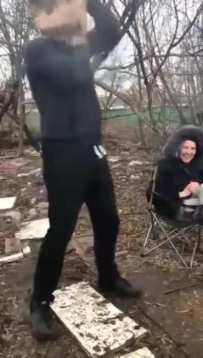 Muzikinė kaukė biudžetinis variantas