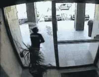 Me stealin dat nougat chocolate bar be like: 