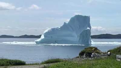 Айсберг поломался