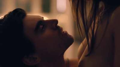 [Bush] Vivien Konig in 'Even Closer: Hautnah' (2021)