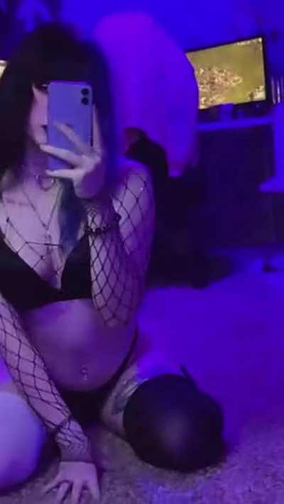 would u fuck a kinky emo girl?