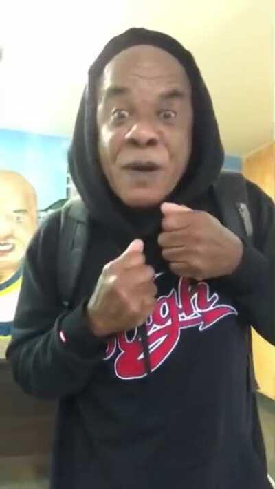 o tio tá tímido 🥺🥺🥺