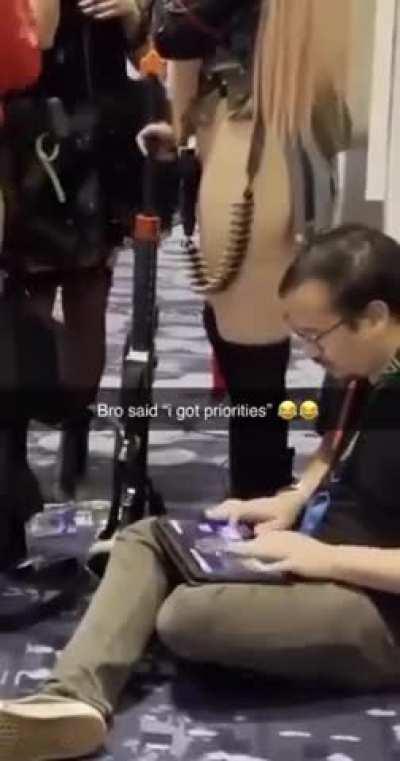 Lore accurate Nikke commander