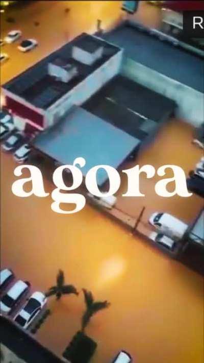 Um recado de Santa Catarina sobre enchentes, presidentes e manifestações.