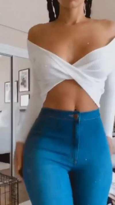 Bubble butt In jeans