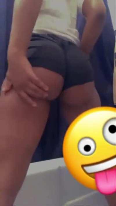 I bought this from her off of Snapchat but she be tryna tax like a mf so if y’all feel like helping me I’ll buy more