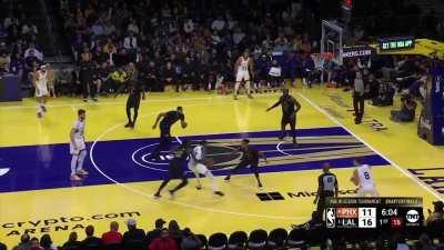 [Highlight] Lebron James serves a tasty dish to Taurean Prince!