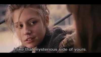 Adele exarchopoulos kissing