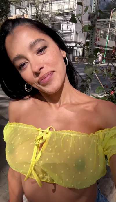 Brunette girl in yellow is all that you need 