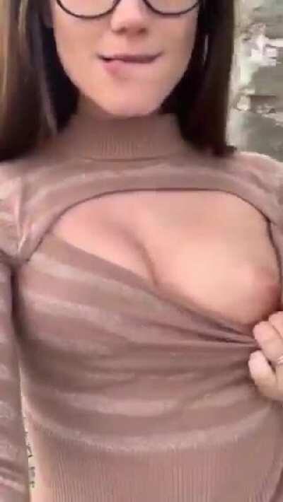 Little Caprice knows how to tease you