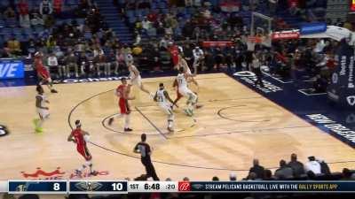 [Highlight] Herbert Jones strips Donovan Mitchell and takes it coast to coast finishing around Gobert