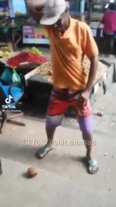 o barril que quebra coco de murro