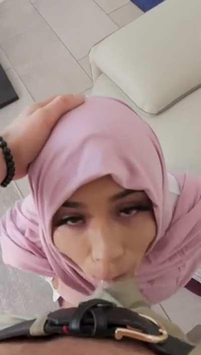 Sloppy hijab blowjob