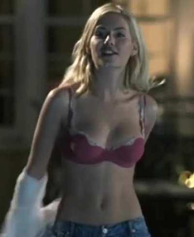 Elisha Cuthbert: 