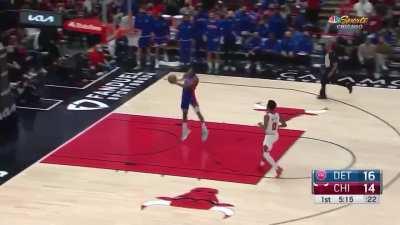 [Highlight] Hamidou Diallo steals Vucevic’s pass and throws down the windmill jam!