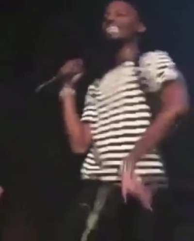 SHE LIKES ME BACK 😩😩