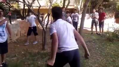 okul cikisinda denk düsürdügümüz cocuklara hakkini verdik